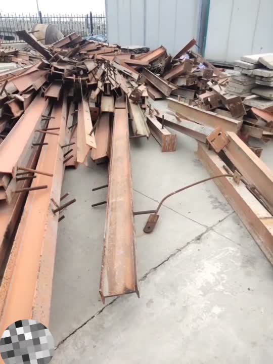 小姐姐去工地找大叔做爱 大叔都快憋坏了上来就猛操