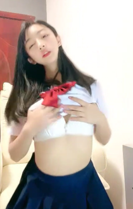 #直播_学生制服甜美嫩妹！撩起衣服裙子自摸！张开双腿特写粉穴，手指插入猛扣，娇喘呻吟很享受