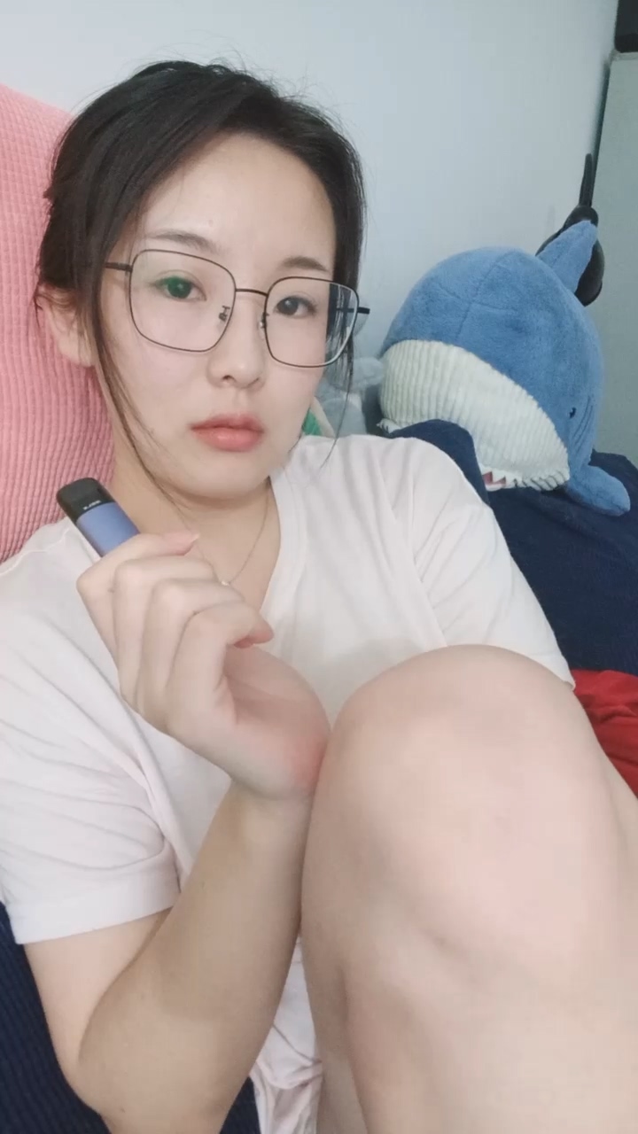 新人下海保定00后骚妹子露脸直播大秀