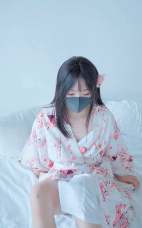 玩偶姐姐 單人的自慰時間日系的穿著