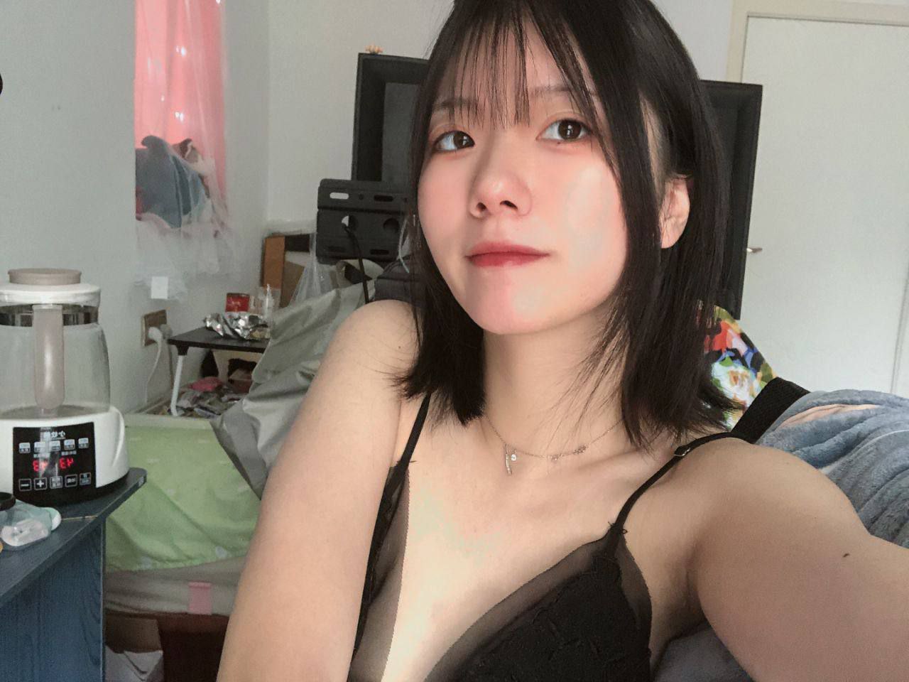 某美术学院大连校区 袁雅丽 反差视频流出！纯欲天花板彻底沦为金主母狗！