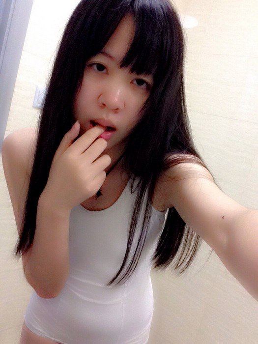 上海绿帽男 Cuckold 和朋友一起开房大玩双龙戏单凤