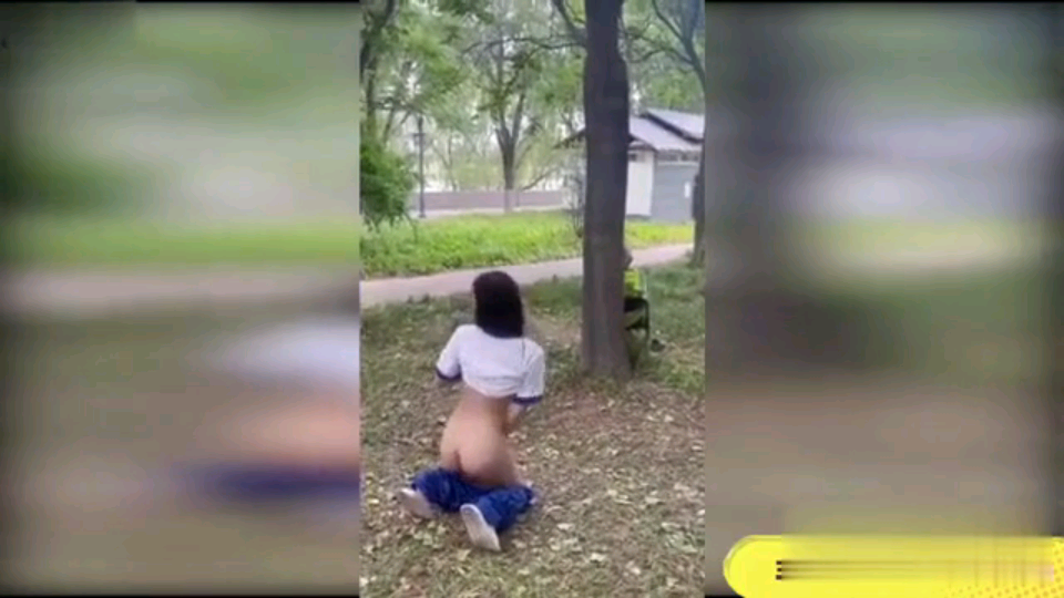 郑州七中女学生玩暴露被同学偷拍流出！