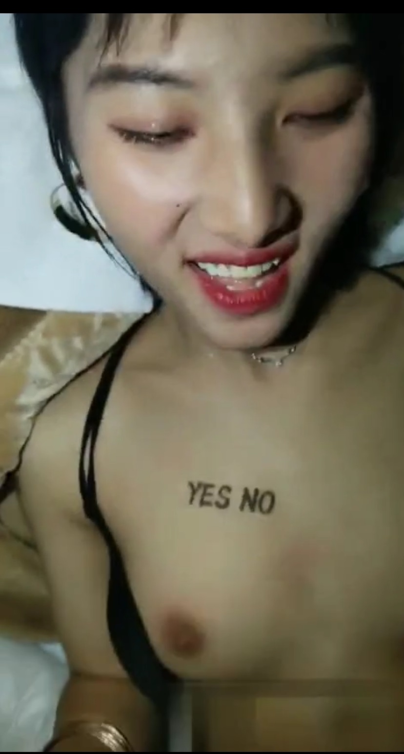 【强奸嫂子】饭桌上就忍不住，强迫干了亲嫂嫂。