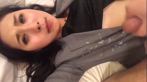 气质妩媚性感姐姐成熟的魅力深喉口交打飞机帮弟弟解决性需求