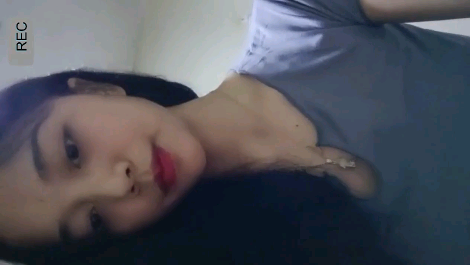 【渣男自拍】高校 校花和男友无套性爱视频泄露!