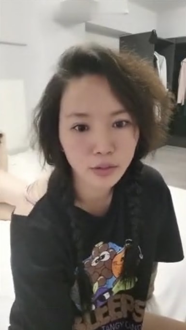 超骚的极品少妇性感纹身跟小哥激情啪啪 69舔弄大鸡巴让小哥各种舔逼 1