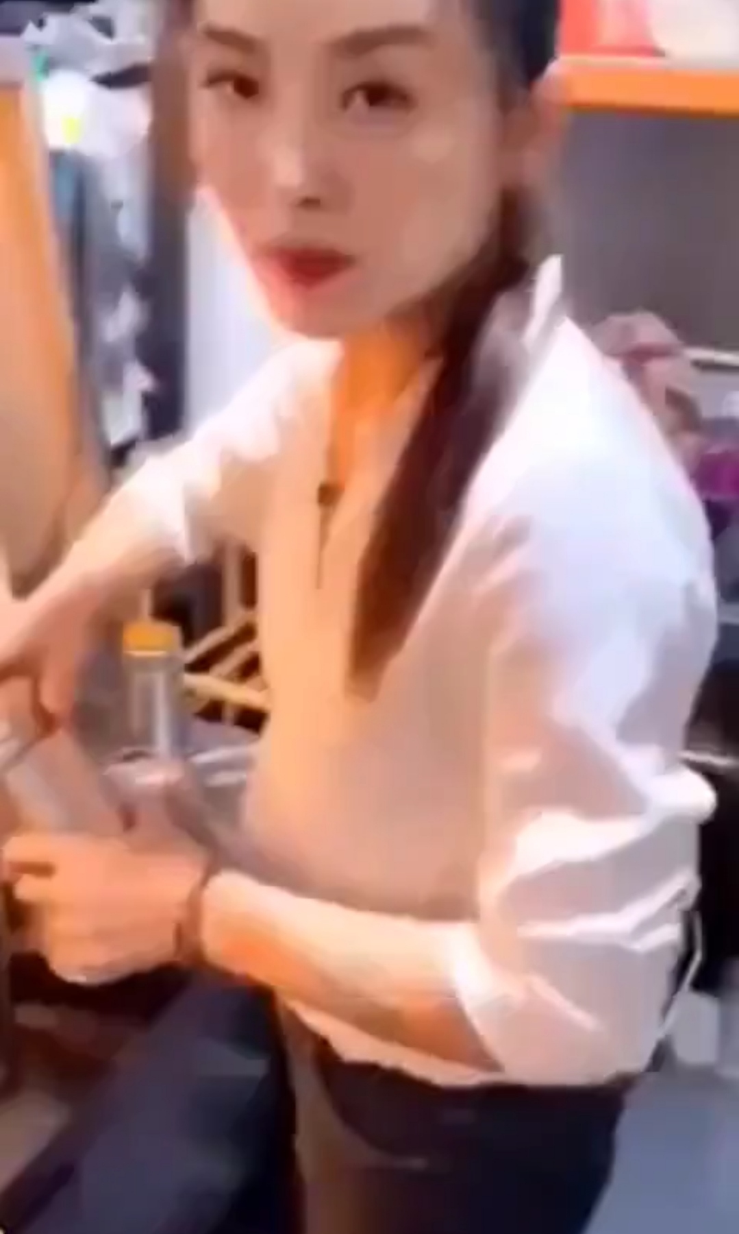 热门网传黑料，澄海烧烤店老板娘偷情约炮事件，曝光在网上，全世界都知道了！