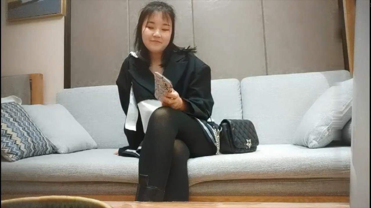 【撸管佳作，绝对精品】大学生小美女真是嫩啊 白皙高挑翘臀大长腿 销魂娇躯躺着享受妹子爱抚挑逗 吸鸡巴好用力啪啪快速猛烈操穴