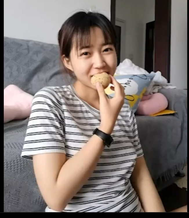 【河南网曝】被亲弟弟操吐舌头河南短跑健将刘某某，乱伦视频泄露。