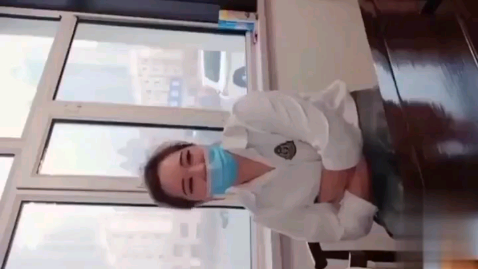 去医院检查性功能女医生被我硬生生给操了。