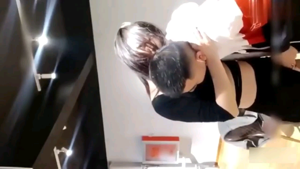 强上舞蹈老师想干她好久了今天如愿。