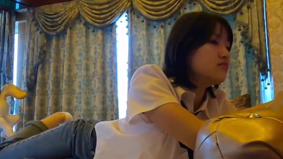 多角度偷拍02年舞蹈系女孩见证思春少女的滋润与蜕变！