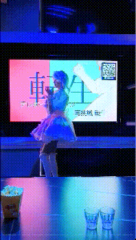 【必看精品网曝】❤️淫欲反差小可爱❤️白白嫩嫩的小loli 萌萌的外表下是个小反差婊，白虎小嫩穴被哥哥后入骑操，过膝白丝美腿太诱人！