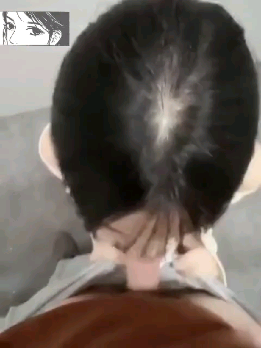 把来拜年的姐姐拉进厕所给操了，先口爆再后入，外面全是亲戚！