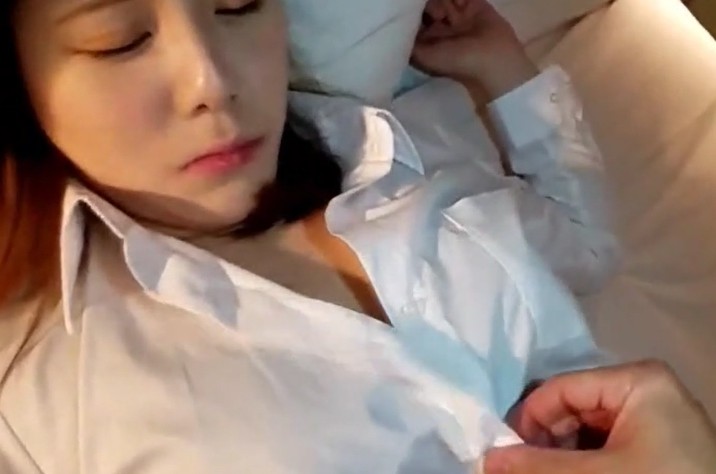 1 私立学校清純学妹舔玩鸡巴无套抽插內射