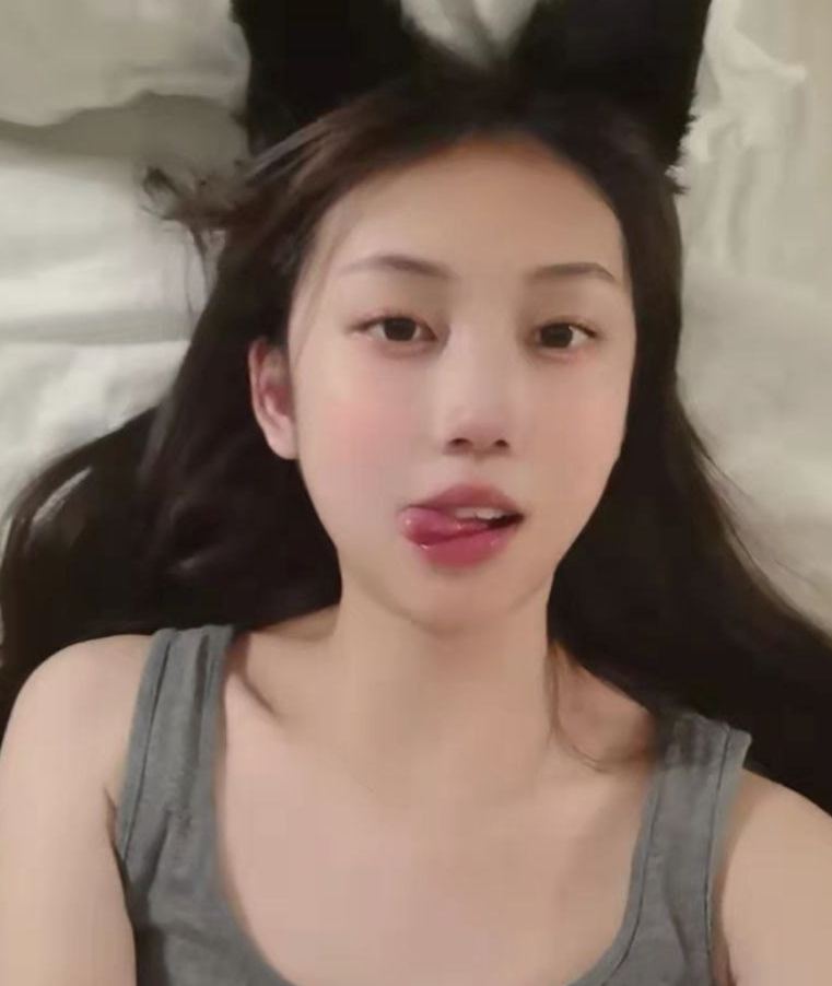 珠海直播场控妹 孙淼 恋爱期间找同事在酒店约炮
