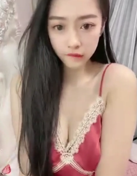 颜值很高的良家御姐人妻诱惑