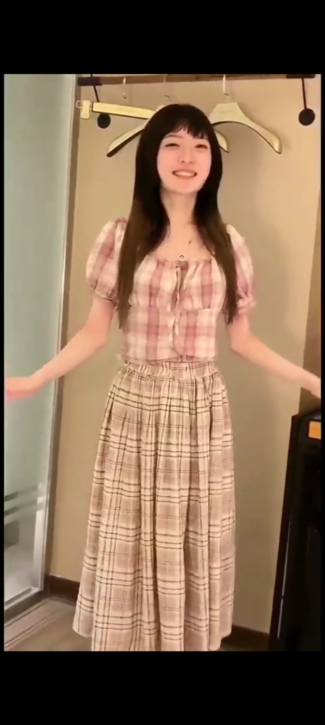身材不錯的 #少妇 酒店穿性感黑絲睡衣被幹得喊疼 #自拍#少妇