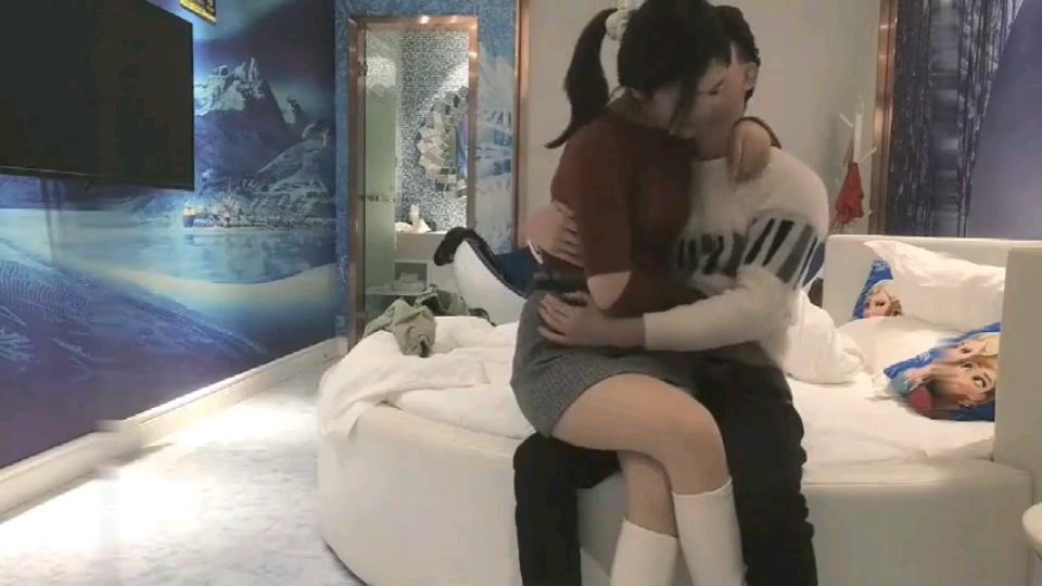 深夜约炮极品人妻！