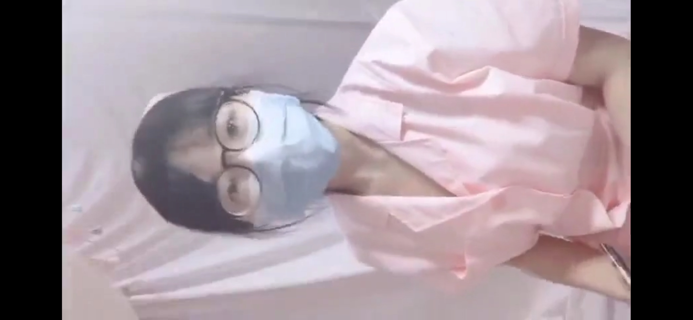 骚货学生妹护士装，在宿舍用大鸡巴玩具自慰骚逼，不敢插太深怕把处女膜捅破了！