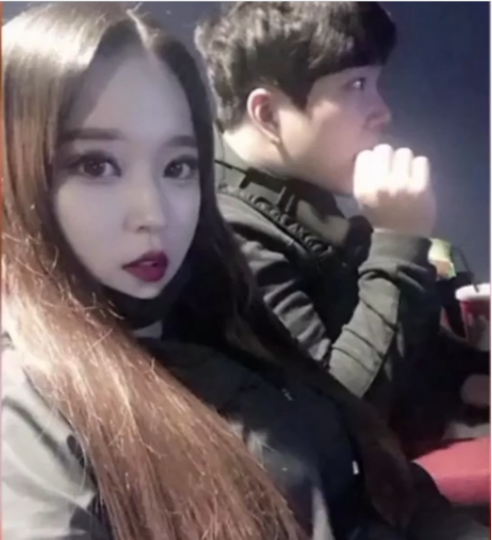 反差婊劈腿公司高管成为领导胯下的母狗