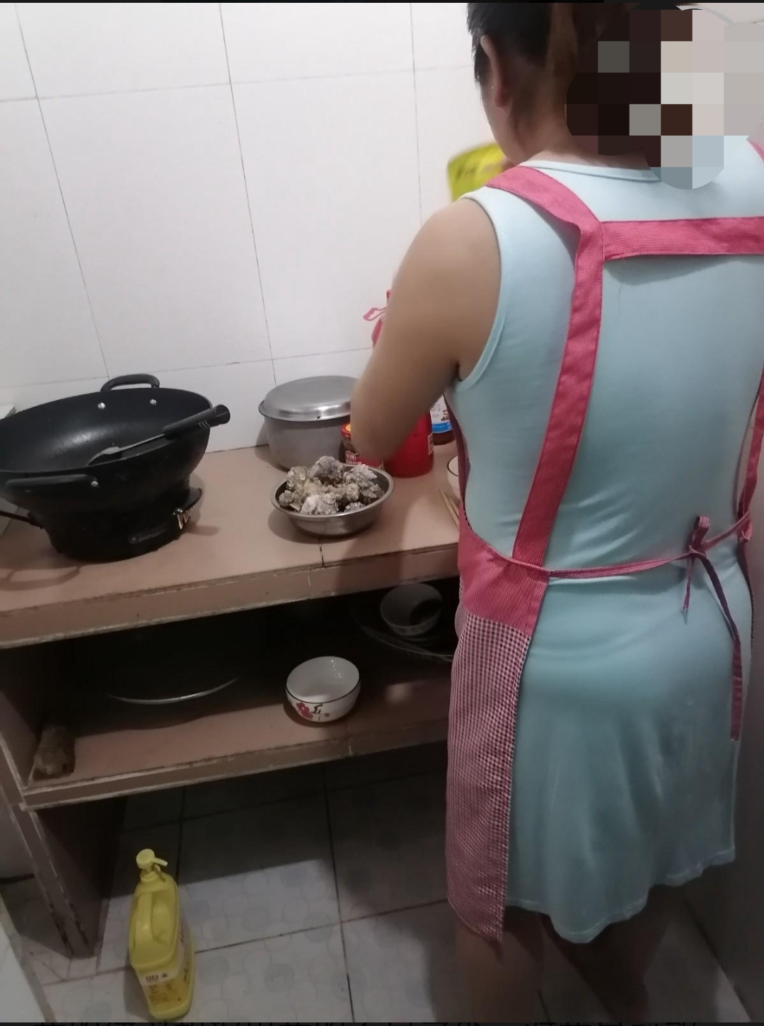 （原创）我有一个单亲骚妈妈 1 真实乱伦剧情 记录与妈妈在家日常操逼过程