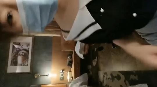 巨乳按摩店小妹
