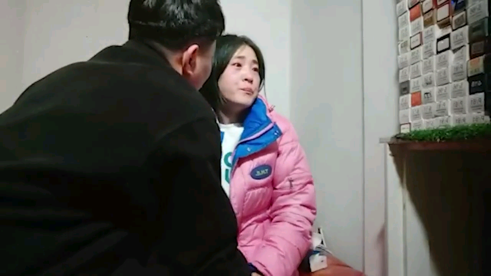 极品良家受委屈喝完酒直哭，怎么安慰呢只有操她操到她高潮才能忘记不开心。