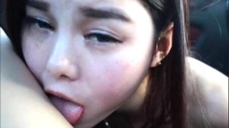 发育极好的奶子疯狂被操喷