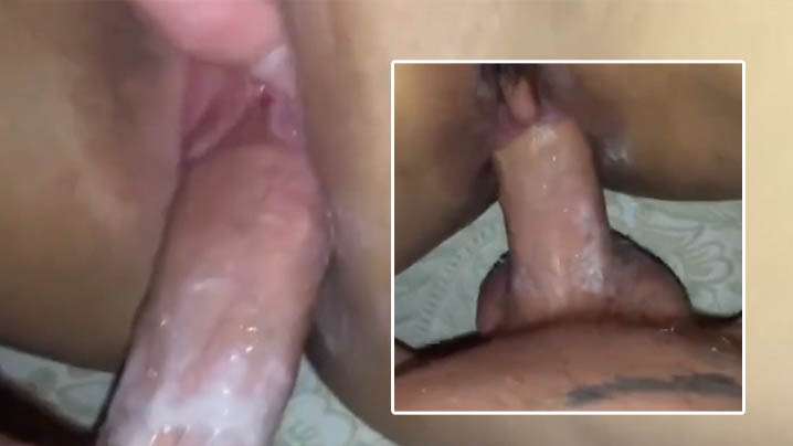 【淫水多的有点夸张】的外语学院大肥屁股漂亮骚妹子被洋男友的肉棒捣出