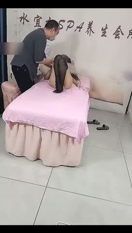 娇小玲珑的少妇被强行插入瞬间停止反抗并享受奸淫 水宜方 按摩系列