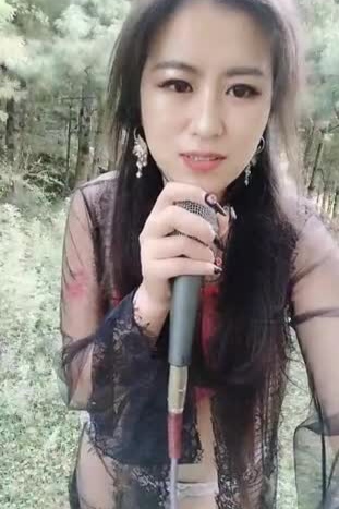 《野外少妇》熟女野外开黄播吸粉 精彩风骚熟女