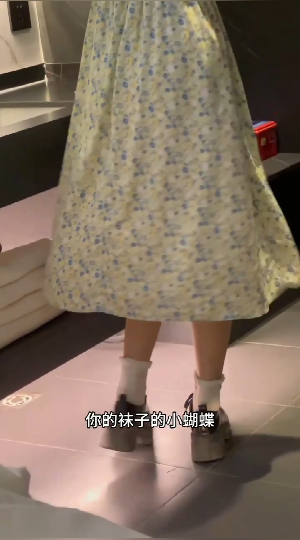 上集，大神约操嫩妹第一视角全过程，粉乳嫩穴超级诱惑，内射逼逼操出白浆