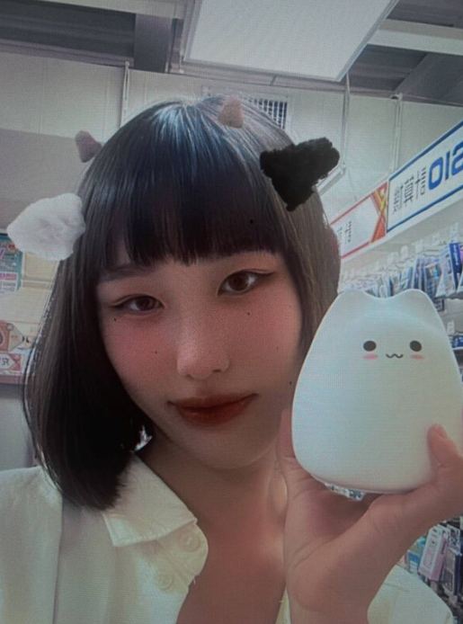 女友（喜欢的多点点关注看主页）
