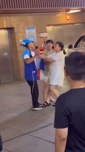 8月5日陕北延安，佩服外卖小哥的忍耐度，蹲个后续