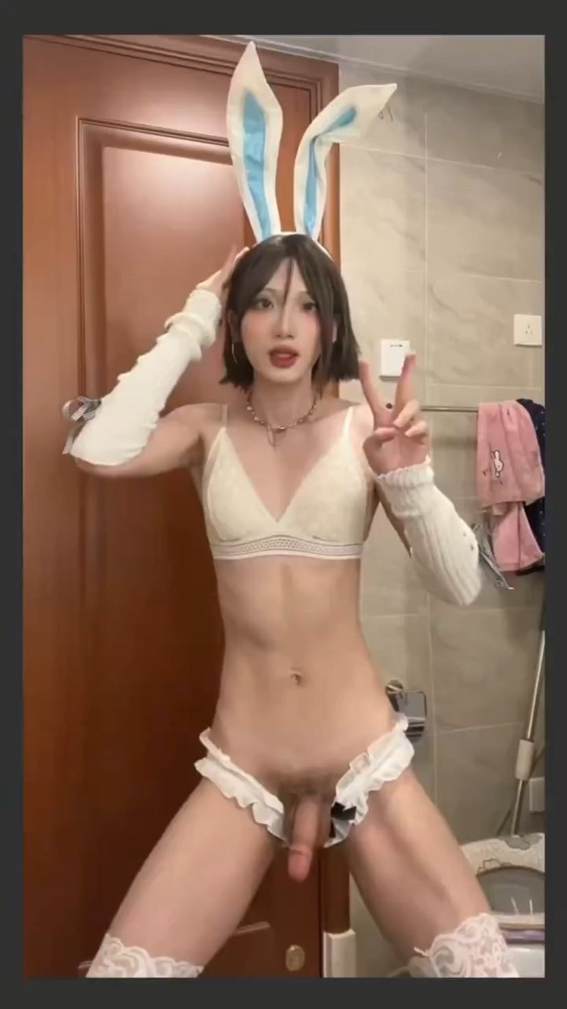在座的怕是没有几个牛子比他大的吧，真的是自卑了:broken_heart:和他在床上，估计我只有被操的份