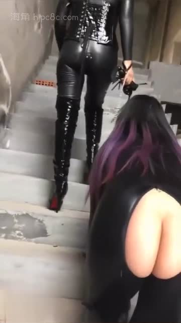 夫妻交友圈内大姐调教新人淫妻