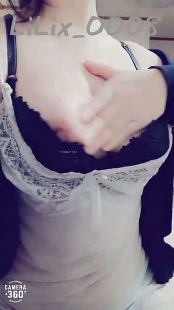 私密电报圈:慢慢的就露一个乳头