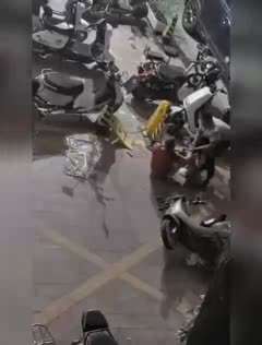 给我戴绿帽子是吧？抓爆你牛子