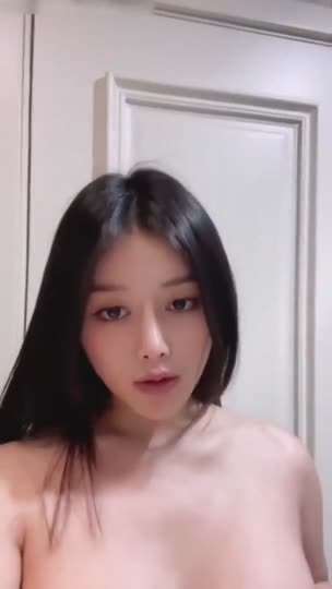 脸蛋完美的骚货