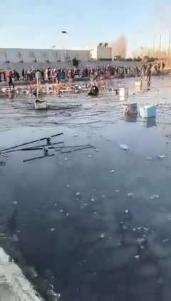 河北一钓场冰面破裂 多人落水，有人失去意识