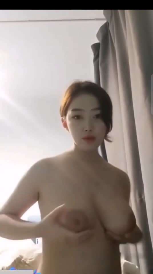 大奶自拍