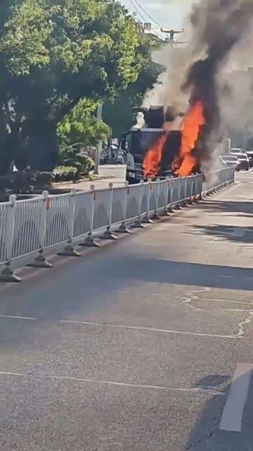 赣州，金岭西路，吊车 #自燃