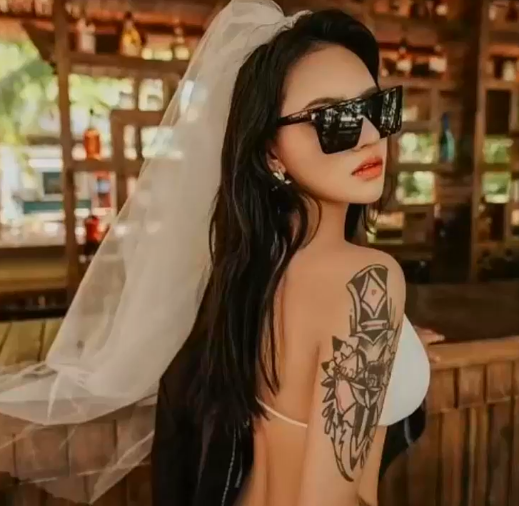 抖音七十万粉丝网红【玉儿】被，迷奸