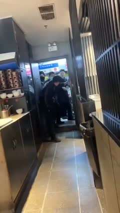 打的好厉害