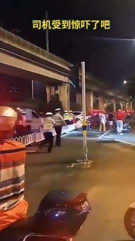 司机受到惊吓了