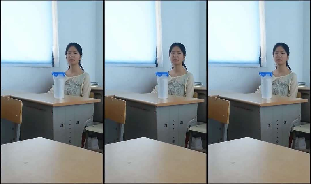 高中小情侣教室里操逼被拍