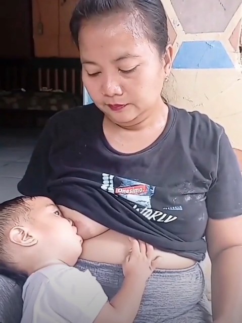 外国少妇喂奶#亚裔