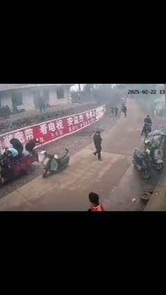 放鞭炮把自己给炸了